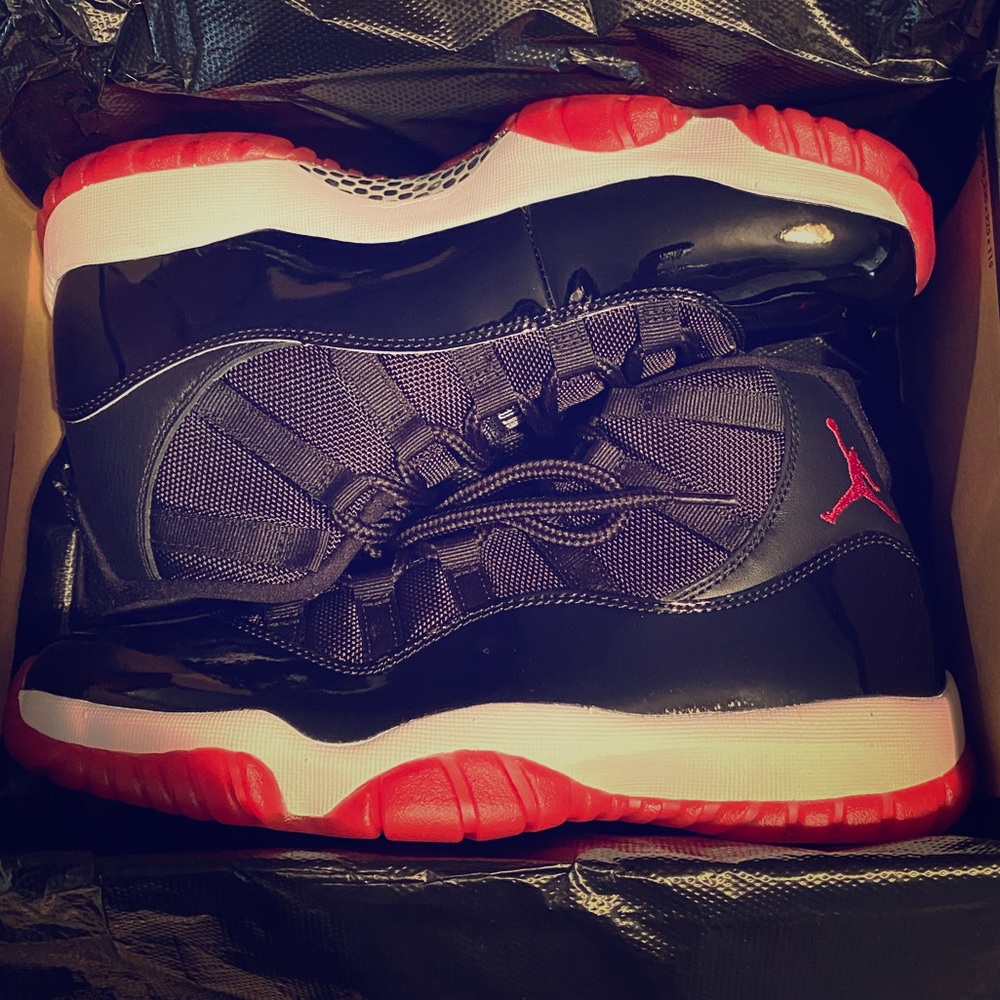 Nike Air Jordan 11 Retro “Bred” (2019), size 9.5M